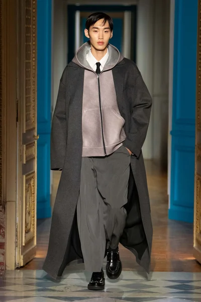 Look 30